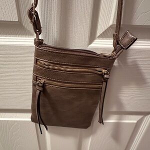 Women’s slim cross body bag.